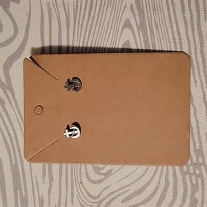 Dainty Anchor Earrings from THE ICING